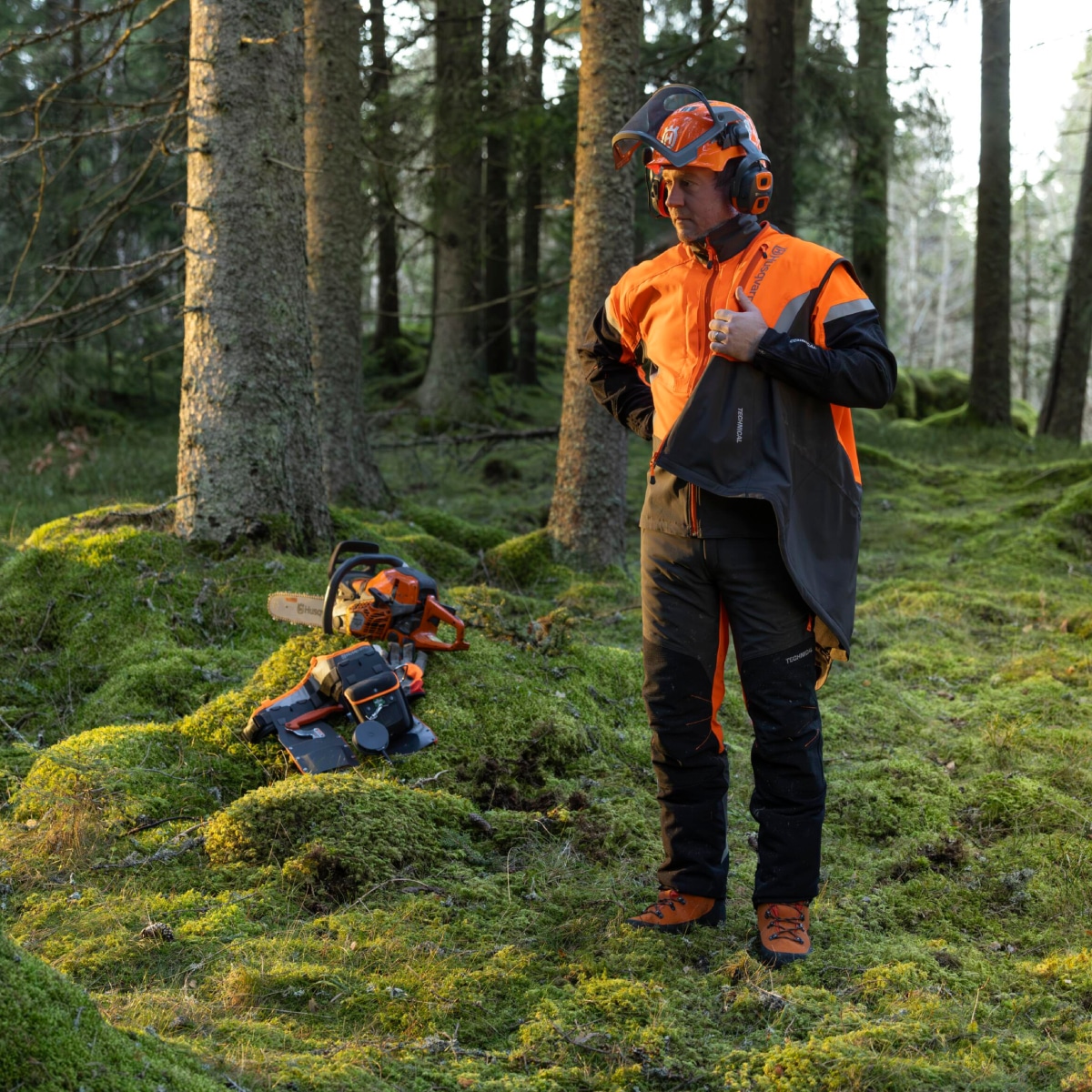 Chaleco Forestal, Technical